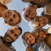 Generazioni insieme: la famiglia resta il primo luogo di trasmissione dei valori