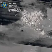 Immagini dal video che documenta l’operazione ucraina contro una base dei servizi russi nel Kherson
