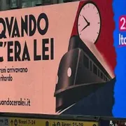 «Meloni non è furiosa»: perché la campagna anti-premier di Iv nelle stazioni potrebbe continuare