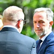 Il sindaco di Parigi Emmanuel Grégoire: ha promesso che nessuna delle persone sospese potrà essere di nuovo assunta