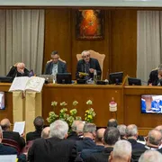 Il «noi» è meglio dell’«io»: la vita comunitaria è la sfida della Chiesa italiana