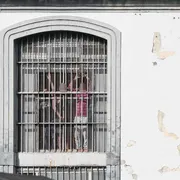 Troppi pochi agenti in carcere. A Poggioreale adesso salta anche la Messa
