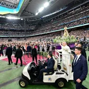 Il Papa “conquista” la Spagna: siate costruttori di comunione, fraternità e concordia