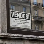 Non aprite la porta, è un'agente (immobiliare)