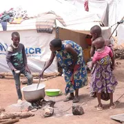 I rifugiati nel mondo sono in leggero calo, ma la guerra peggiora le loro condizioni di vita
