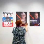 Cartelloni e slogan sul referendum in Svizzera