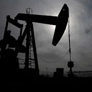 Crolla il petrolio e volano le Borse: l'effetto pace sui mercati
