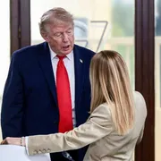 Donald Trump e Giorgia Meloni al G7 di Evian in Francia