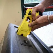 Cresce l’uso del Taser in Italia: «Può essere letale, va limitato»