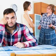 «Ritorno dai miei». Le storie interrotte dei figli "boomerang"