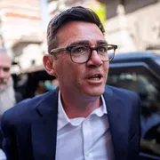 Origini operaie, cattolico: chi è Burnham, che ora corre da primo ministro
