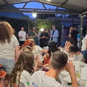 Se a Roma il gioco di due ragazze (una russa e una ucraina) apre vie di pace