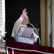 Leone XIV all'Angelus di ieri, 21 giugno / VATICAN MEDIA