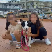Un'immagine pubblicata sul profilo Facebook di Stefano Di Giacinto delle sue due figlie, Sarah e Alisya, le due sorelle di 16 e 12 anni scomparse da una casa famiglia a Civitella Alfedena e ritrovate dai carabinieri a Formia