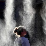 Il caldo in Europa, le tempeste in America: la "normalità" degli estremi che ci spaventa
