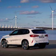 Al volante della Bmw a idrogeno: ecco come è andata