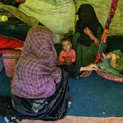 L'Afghanistan alla fame si vende anche i figli