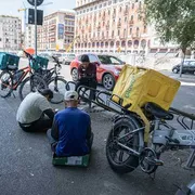 I rider consegnano anche a 40 gradi, le ordinanze regionali restano sulla carta