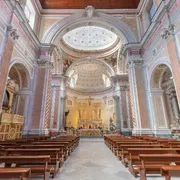 Acqua, ristoro e accoglienza: contro il caldo Napoli ha deciso di aprire le chiese ai più fragili
