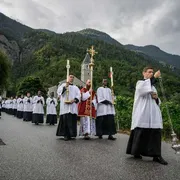 L'ordinazione dei primi quattro vescovi della Fraternità sacerdotale San Pio X il 30 giugno 1988 a Ecône. Un gesto che portò alla scomunica dichiarata da Giovanni Paolo II, poi ritirata da Benedetto XVI nel 2009