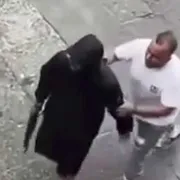 Napoli ostaggio di una camorra “sbriciolata”: violenza e paura nei vicoli, lo Stato risponda