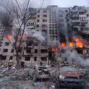 Attacco massiccio su Kiev: almeno dieci morti tra i civili