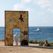 Dalla Porta d'Europa al cimitero dei migranti, le foto del viaggio del Papa a Lampedusa