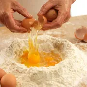 La sfoglia della fraternità: l’impasto di S. tra fame e sete del mondo