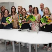 Il prof di religione è andato in pensione. Nel primo giorno da assunto
