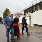Dove nasce la diplomazia umanitaria della Chiesa (e perché parte dai piccoli)