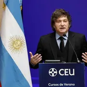 Milei adesso vuole mettere in vendita l'Argentina. La protesta dei vescovi: «La terra non è una merce»