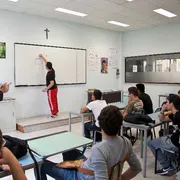 In 7 anni la scuola italiana ha “recuperato” mezzo milione di studenti dai 18 ai 24 anni