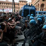 I risarcimenti, l'attacco alla polizia: cosa ha detto Meloni dopo i fatti di Bologna