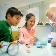 I risultati dei test Invalsi chiedono di ripensare il digitale a scuola