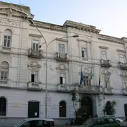 La camorra nelle istituzioni: allarme per i Comuni sciolti in Campania