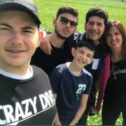 Gino Ciccarelli, al centro, con la moglie Rossana e i figli Paolo, Bruno e Matteo