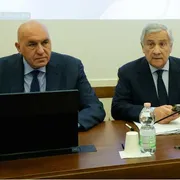 (S-D) Il ministro della Difesa Guido Crosetto e il ministro degli Affari Esteri Antonio Tajani in Commissioni riunite del Senato durante l'informativa sugli esiti del Vertice NATO che si è tenuto ad Ankara, Roma, 28 luglio 2026. ANSA/GIUSEPPE LAMI