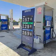 Il prezzo del gasolio non cala abbastanza, malgrado il decreto. Indagherà la Finanza