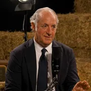 Luca Zaia durante un'intervista all'arcivescovo di Bologna e cardinale presidente della Cei, Matteo Zuppi, per il podcast 'Il fienile'