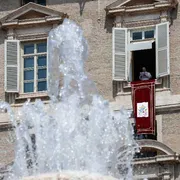 All'Angelus il Papa prega per Ceuta. «Si trovino soluzioni di giustizia»
