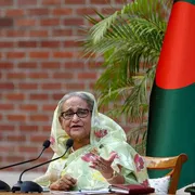 Sheikh Hasina durante un incontro con osservatori e giornalisti stranieri presso la sua residenza a Dacca, in Bangladesh, l'8 gennaio 2024/ REUTERS