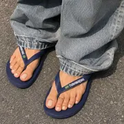 Le infradito Havaianas non inciampano nel boicottaggio di Bolsonaro alpargatas corre nonostante la campagna dei sostenitori dell’ex presidente