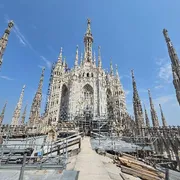 Un ponteggio aereo di 60 metri per restaurare il tiburio del Duomo