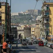 Sulle targhe straniere a Napoli ora la Polonia chiede il conto