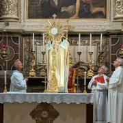 Giorno e notte in adorazione, ad Ascoli c'è una catena di preghiera che non si interrompe mai