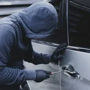 Più di 285 furti d'auto al giorno, ma la Svizzera sta peggio di noi
