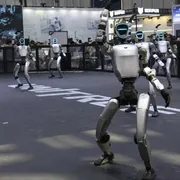 Dalla fantascienza alla fabbrica (e alla finanza): l’era dei robot umanoidi è cominciata per davvero