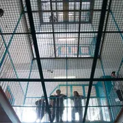 L'inferno delle carceri e una politica sorda