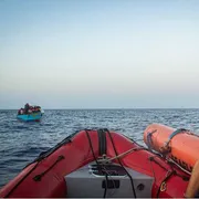 Sos e tragedie dal Mediterraneo, l'allarme della Ong: scomparsa barca con 17 persone