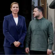 La premier Mette Frederiksen a Kiev, accanto a Zelensky